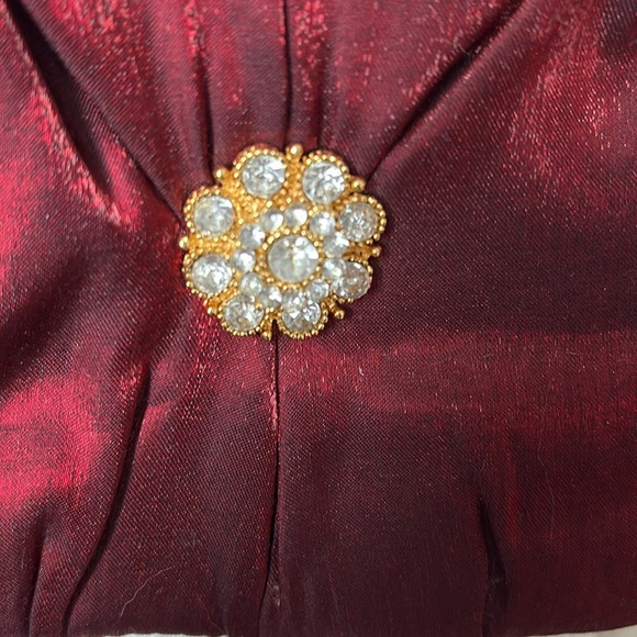 Revlon Flair Clutch  shoulder bag NWT holiday / evening bag  Padded Taffeta Red - Picture 4 of 15